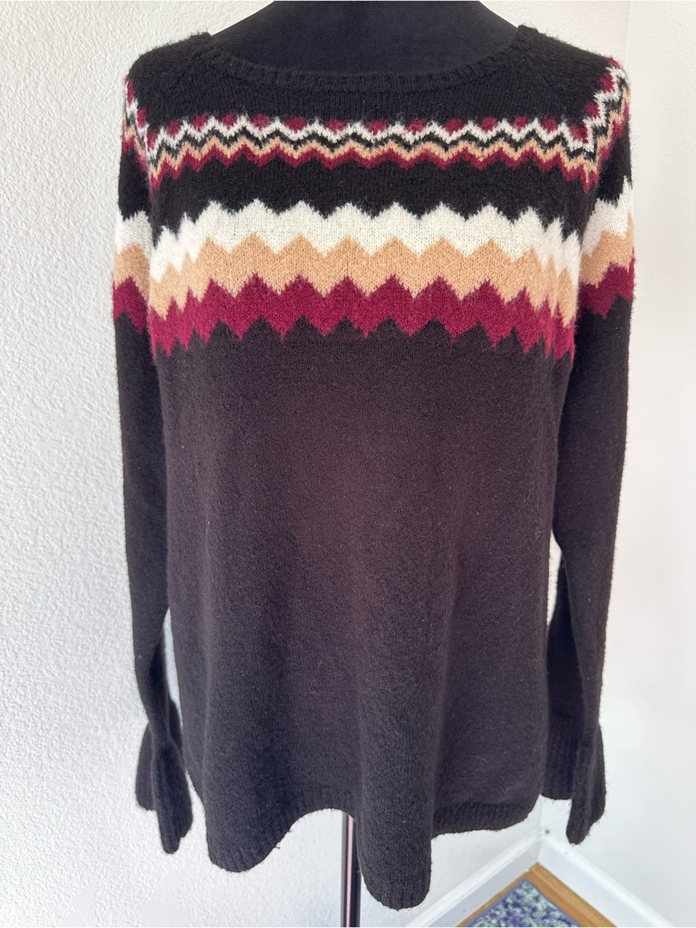 NWT Kensie Fair Isle Sweater Size L Black Burgundy Cozy Knit